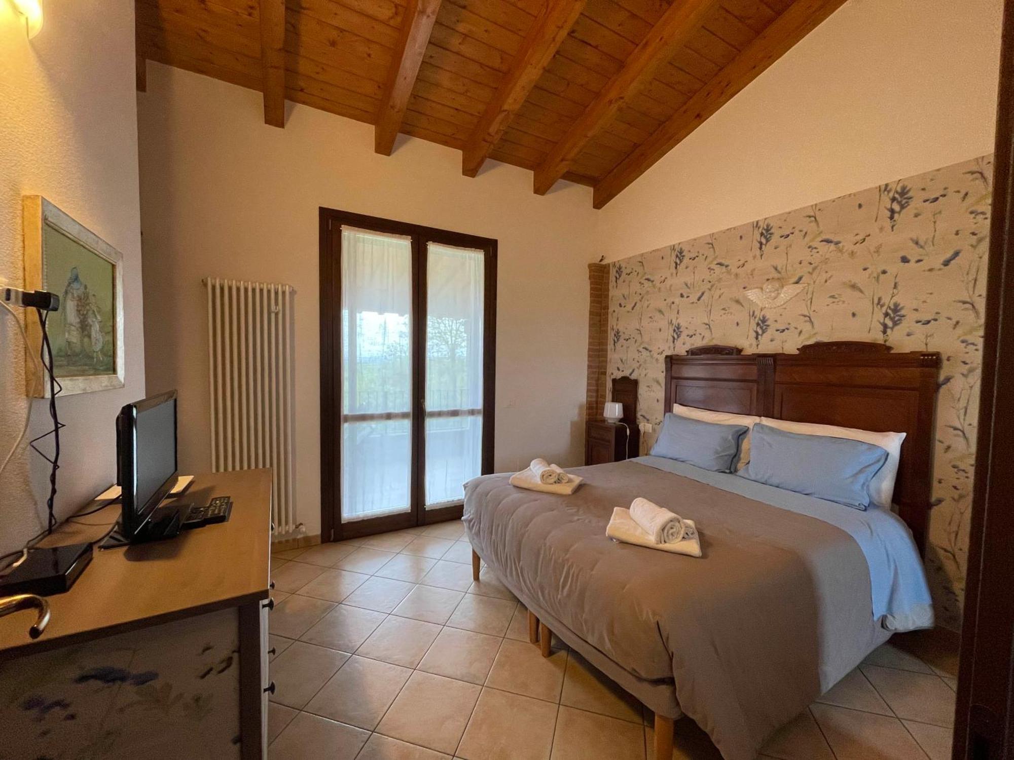 Il Ghiandolino Villa Imola Luaran gambar